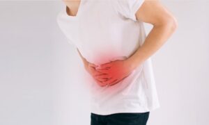 A gastrite é uma inflamação da mucosa do estômago que pode apresentar diferentes causas, formas de manifestação e níveis de gravidade. Embora muitas vezes provoque sintomas como queimação, dor e desconforto abdominal, somente uma investigação adequada permite identificar sua verdadeira origem e definir o tratamento mais apropriado.