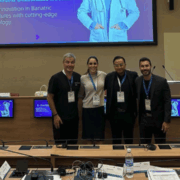 Dra. Anna Carolina Hoff no IRCAD: referência em reganho de peso pós-bariátrica endoscópica 1 Para a Angioskope, a presença da Dra. Anna Carolina no IRCAD simboliza o compromisso com inovação responsável, medicina baseada em evidências e educação contínua. Mais do que celebrar uma conquista individual, é um avanço para pacientes de toda a América Latina