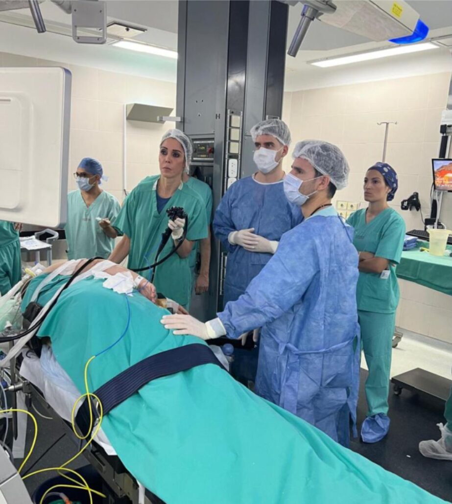 A Angioskope atua desde 2008, e é uma clínica de referência internacional, dedicada a oferecer diagnósticos e tratamentos nas áreas da endoscopia digestiva, tratamentos não invasivos da obesidade, angiologia, vascular e tratamento não invasivos de varizes e doença hemorroidária. Nossa missão é proporcionar agilidade, respeito e modernidade em todos os nossos serviços.
